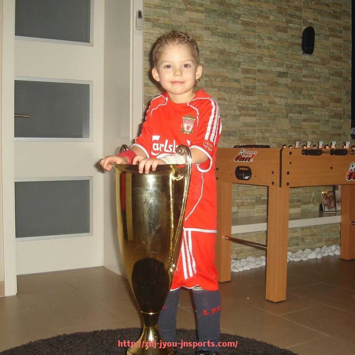 jiuyou九游娱乐-2015赛季西甲积分榜与主力球员表现对比